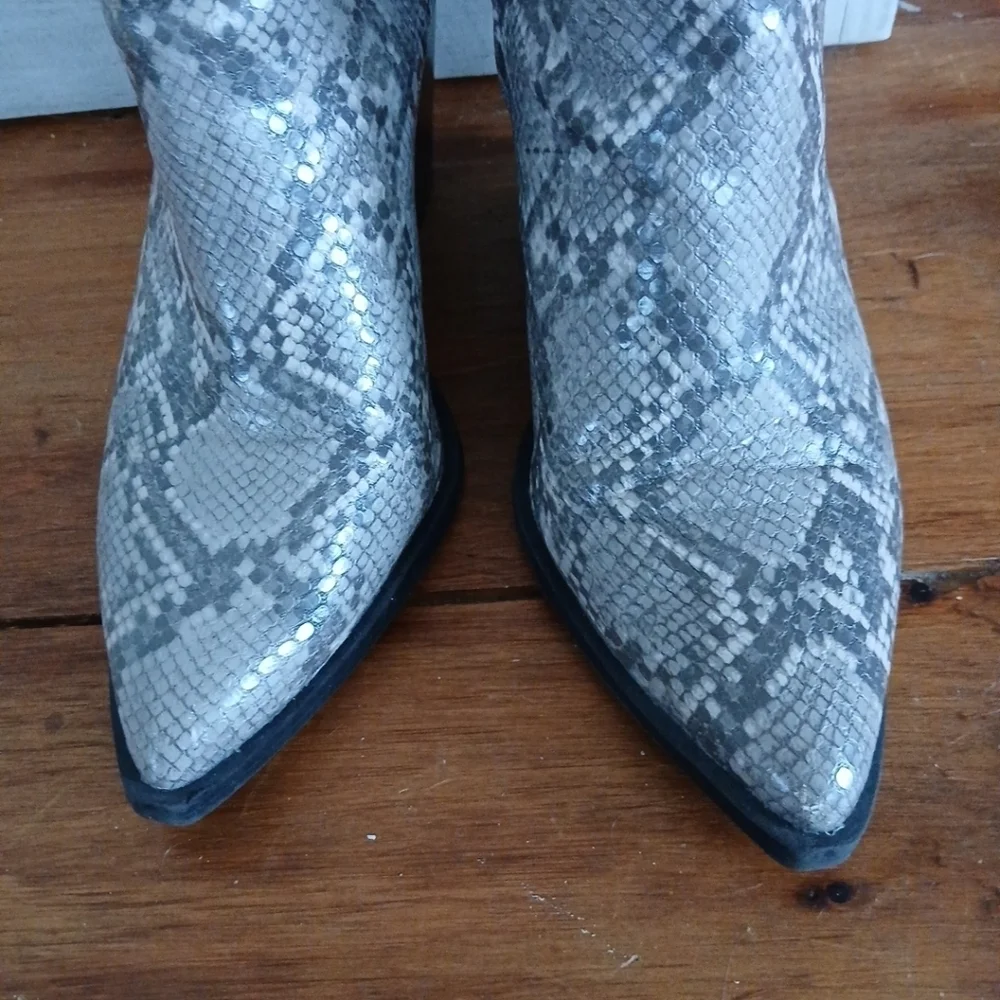 14th & Union Snakeskin Print Ankle Boots Size 8
